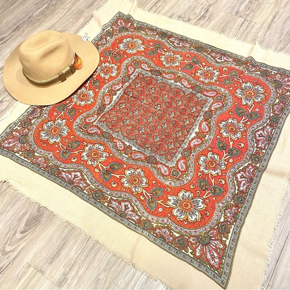 Wool blend vintage floral scarf/wrap w farmhouse folk country vibe - Picture 9 of 15